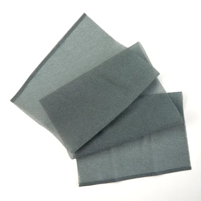 earth-therapeutics-charcoal-purifying-hydro-towel-exfoliating-bamboo-charcoal-bo image 1