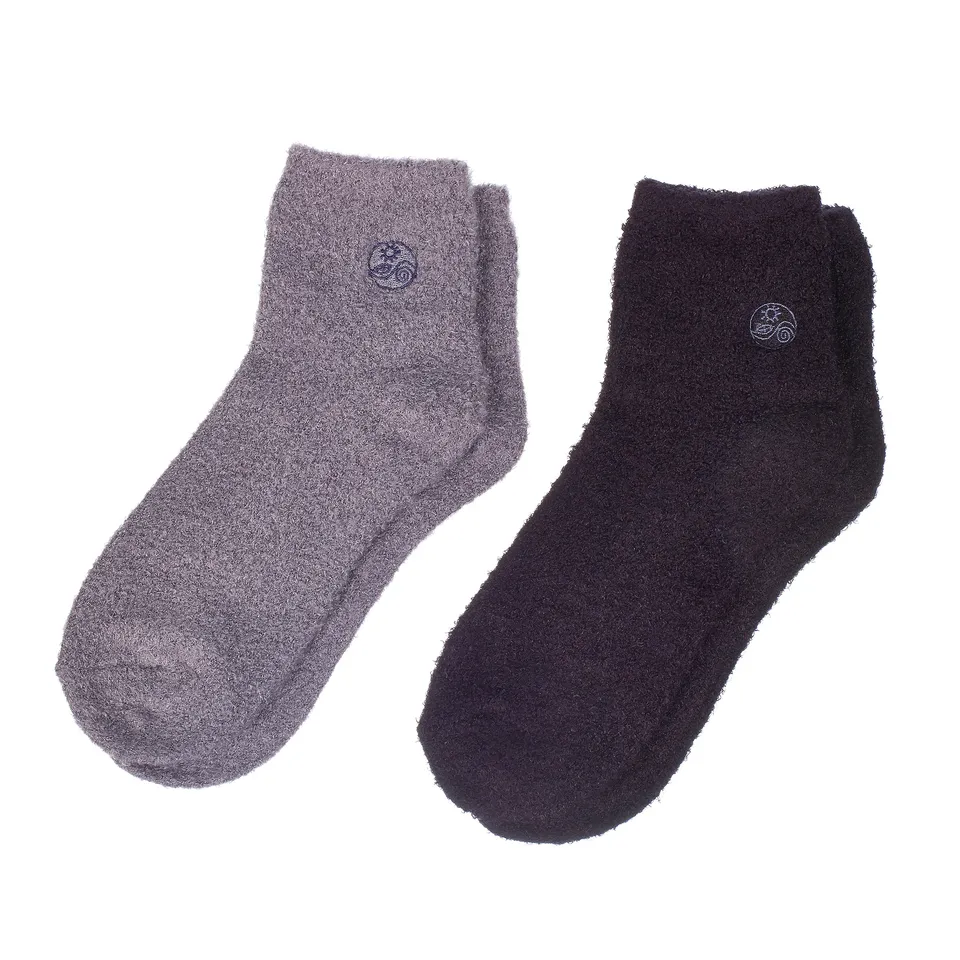 earth-therapeutics-aloe-socks-2-pack-grey-black-moisturizing-with-aloe-vera-vita image 1