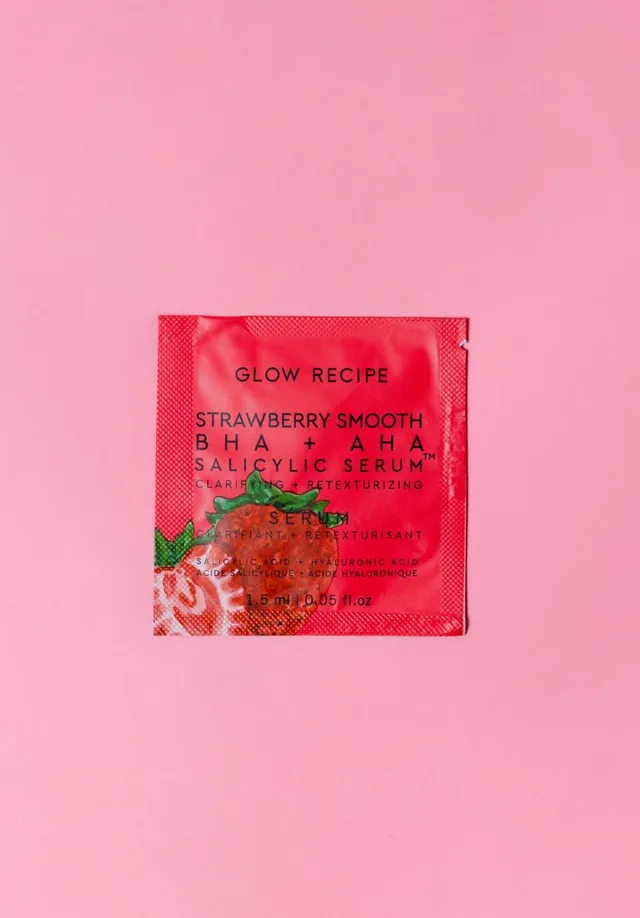 glow-recipe-strawberry-smooth-bha-aha-salicylic-serum-sachet-0-25-usd-trial-size image 1
