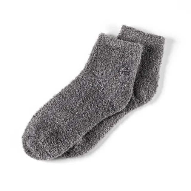earth-therapeutics-aloe-socks-gray-aloe-vera-vitamin-e-infused-moisturizing image 1