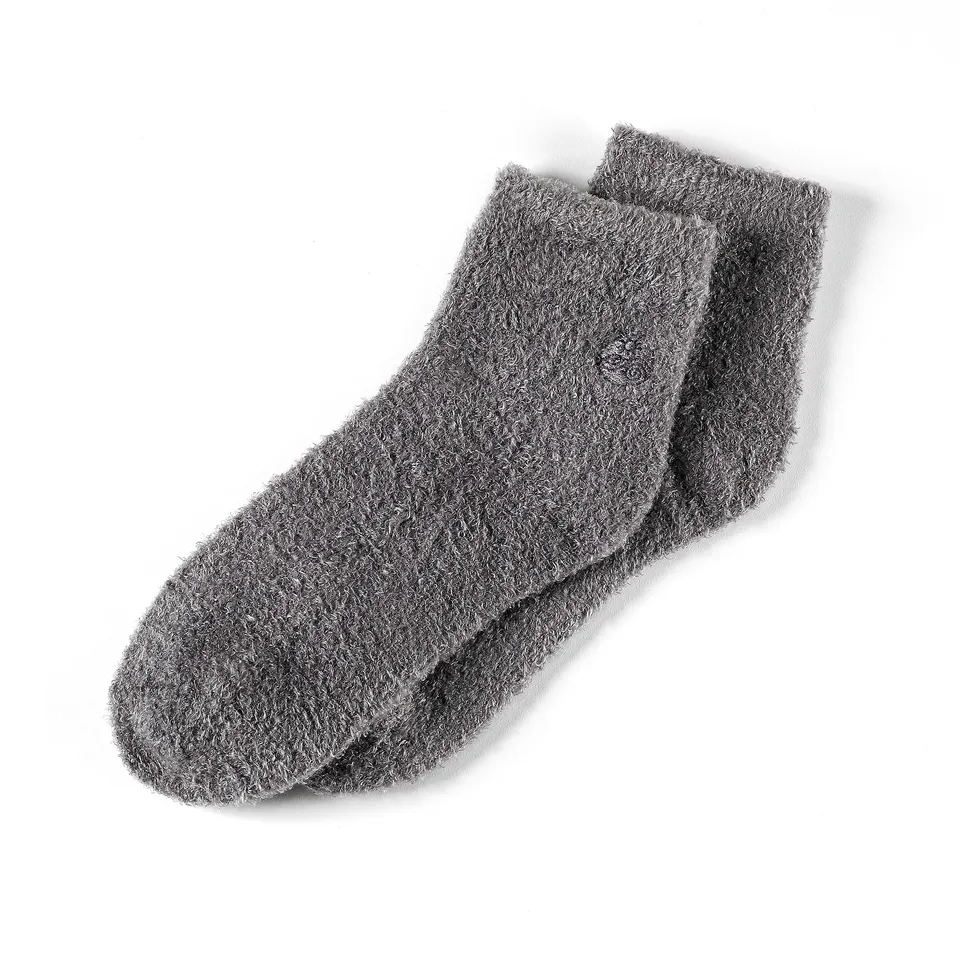 earth-therapeutics-aloe-socks-gray-aloe-vera-vitamin-e-infused-moisturizing image 1