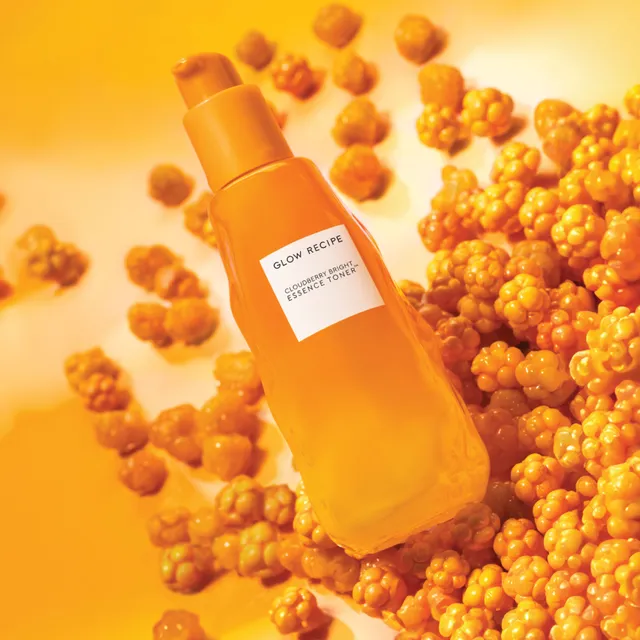 glow-recipe-cloudberry-bright-essence-toner-150ml image 1