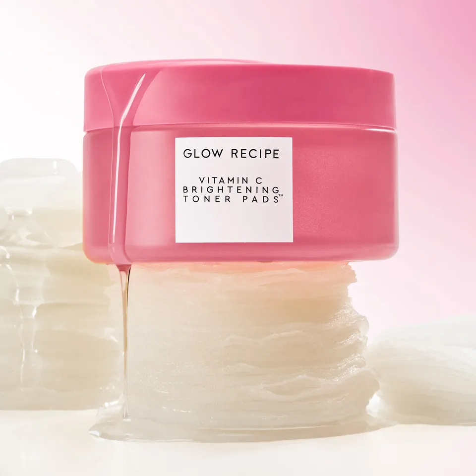 glow-recipe-vitamin-c-brightening-korean-toner-pads image 1