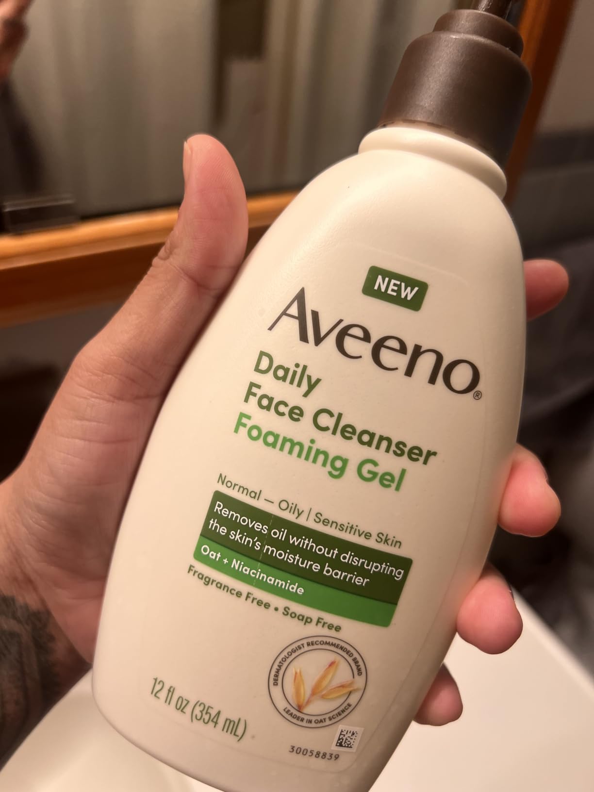 Doesn't remove heavy makeup