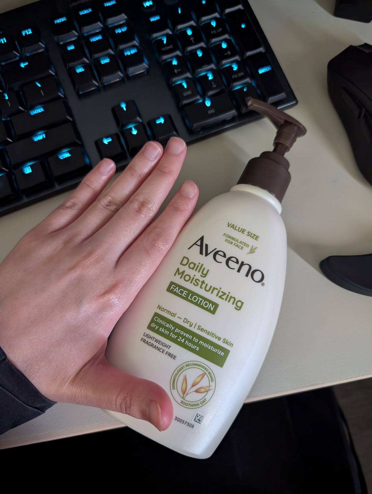 Moisturizes all day