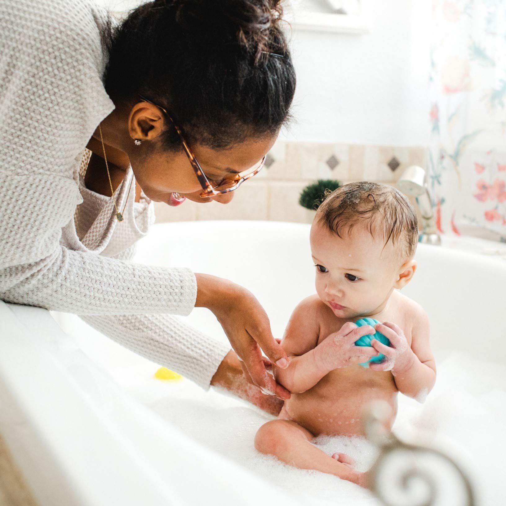 aveeno-baby-soothing-bath-treatment-colloidal-oatmeal-packets-for-eczema-relief- image 6