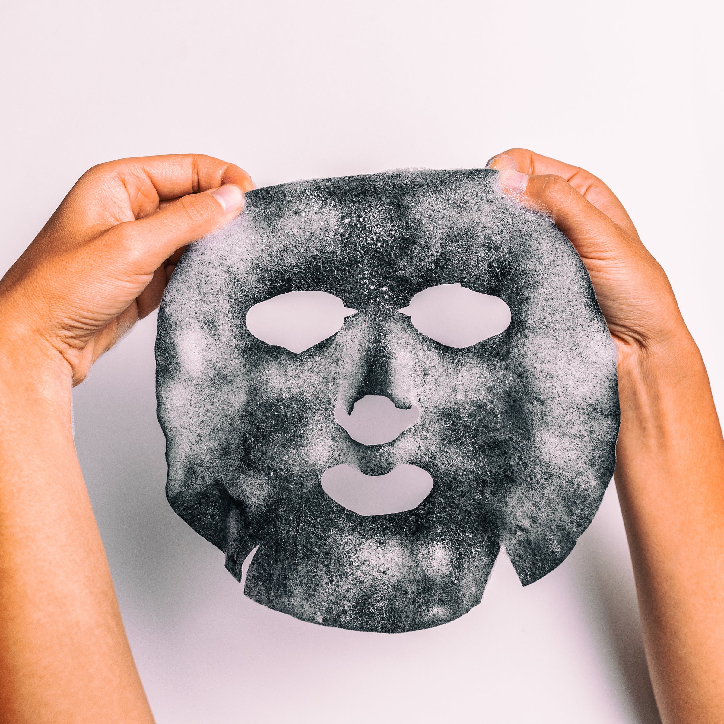 earth-therapeutics-deep-purifying-charcoal-bubble-mask-single-bubbling-detox-she image 4