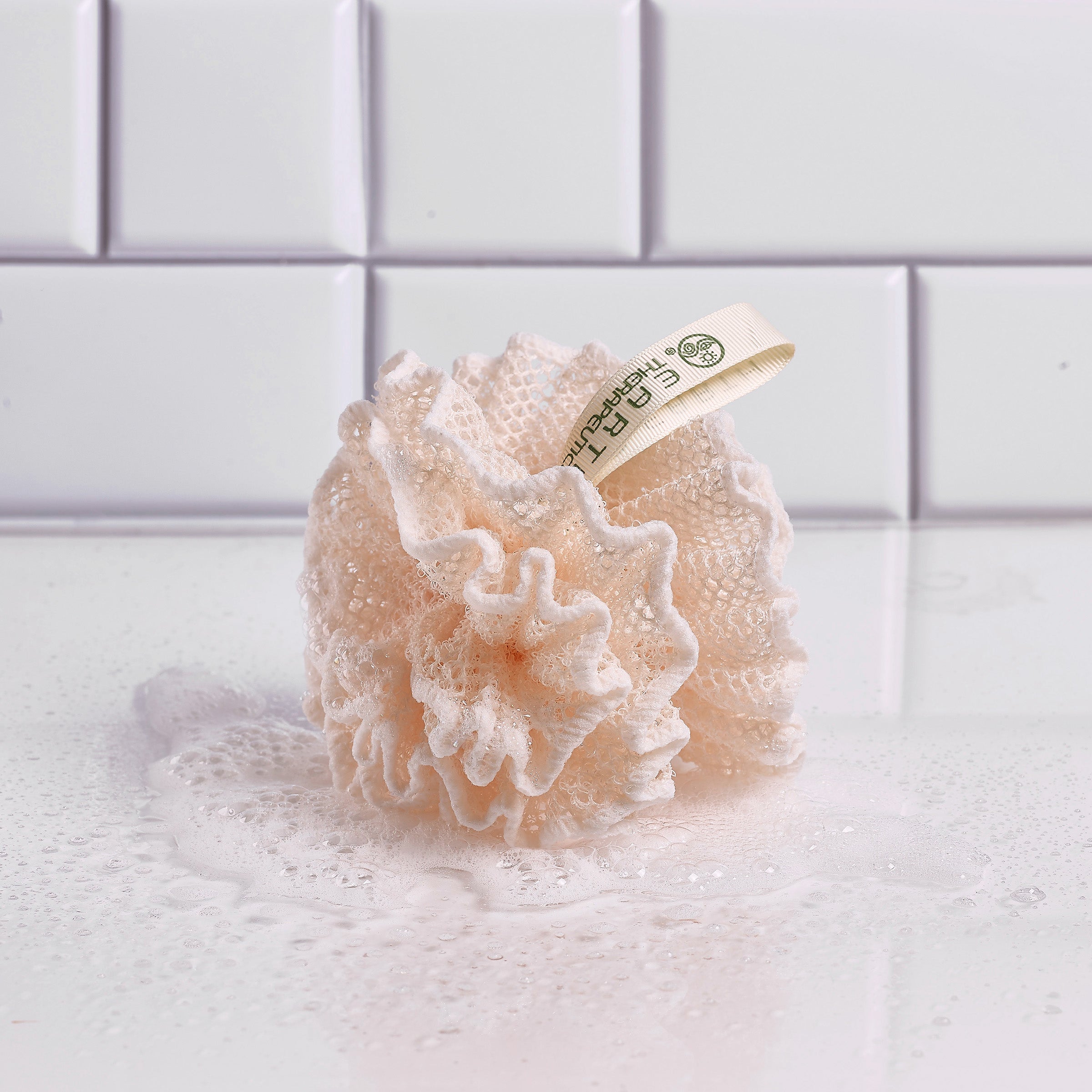 earth-therapeutics-super-loofah-exfoliating-mesh-sponge image 4