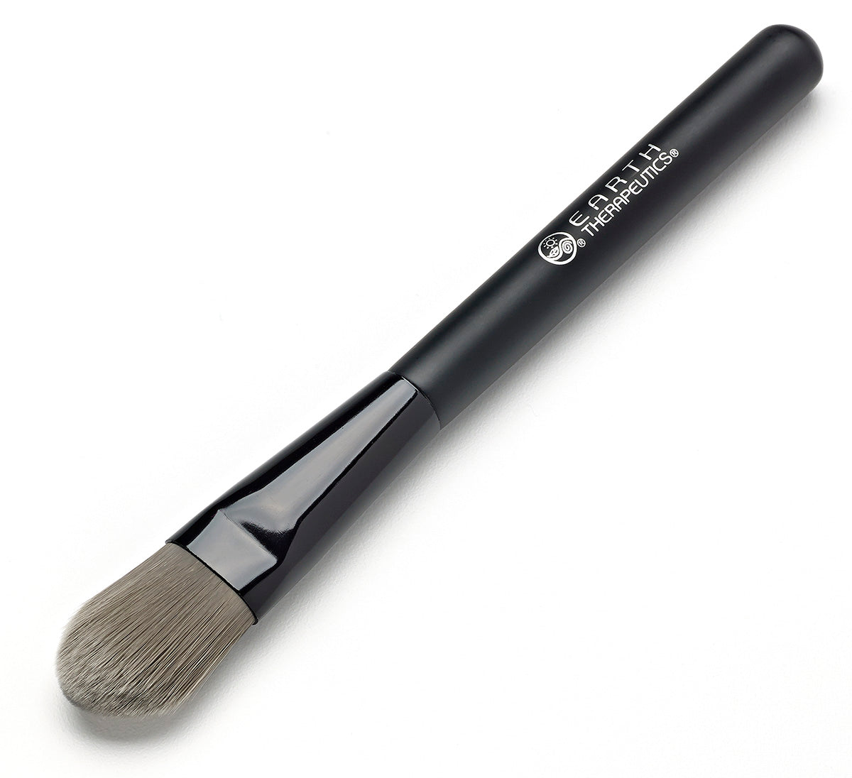 earth-therapeutics-foundation-cheek-brush-with-purifying-bamboo-charcoal-infused image 1