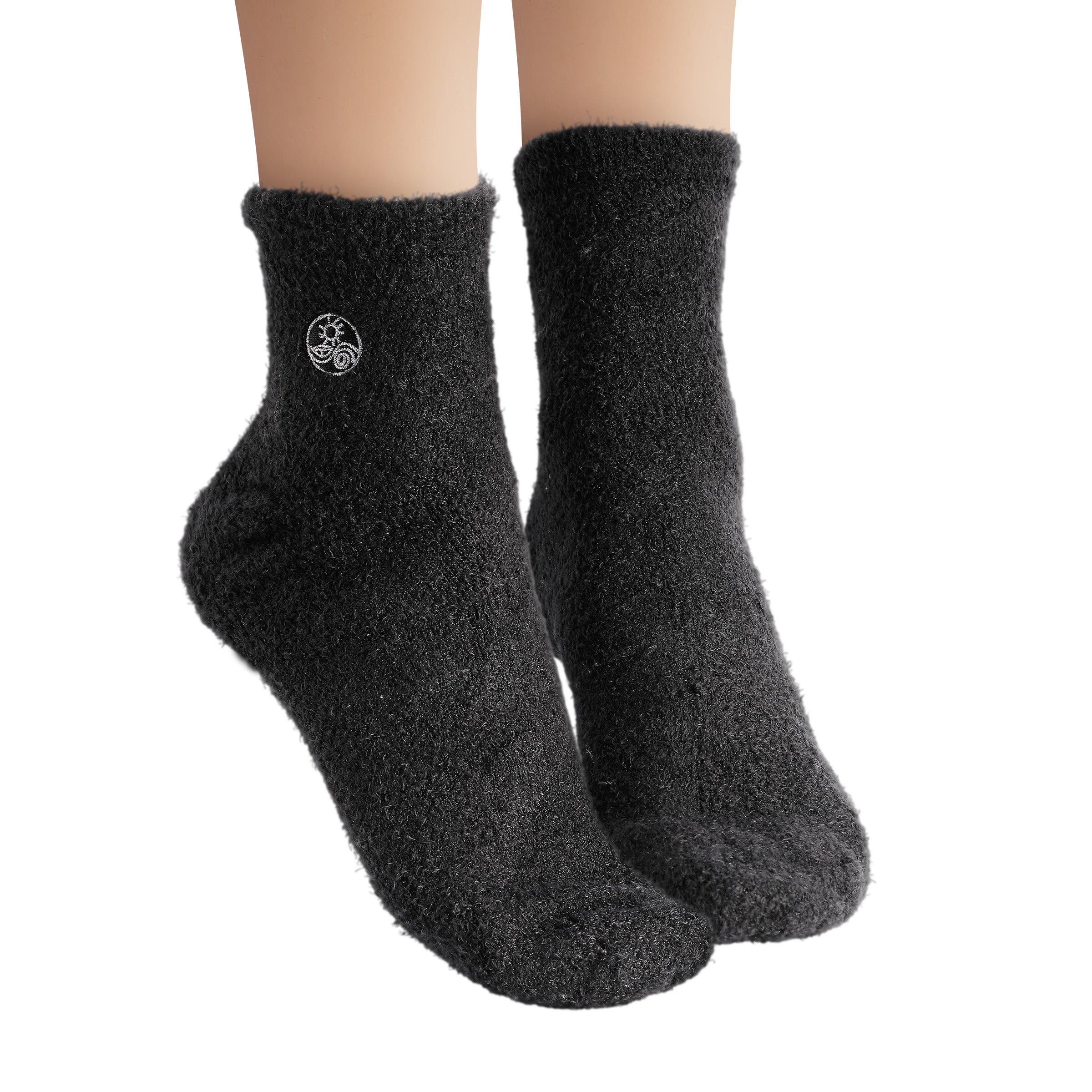 earth-therapeutics-aloe-socks-2-pack-grey-black-moisturizing-with-aloe-vera-vita image 5