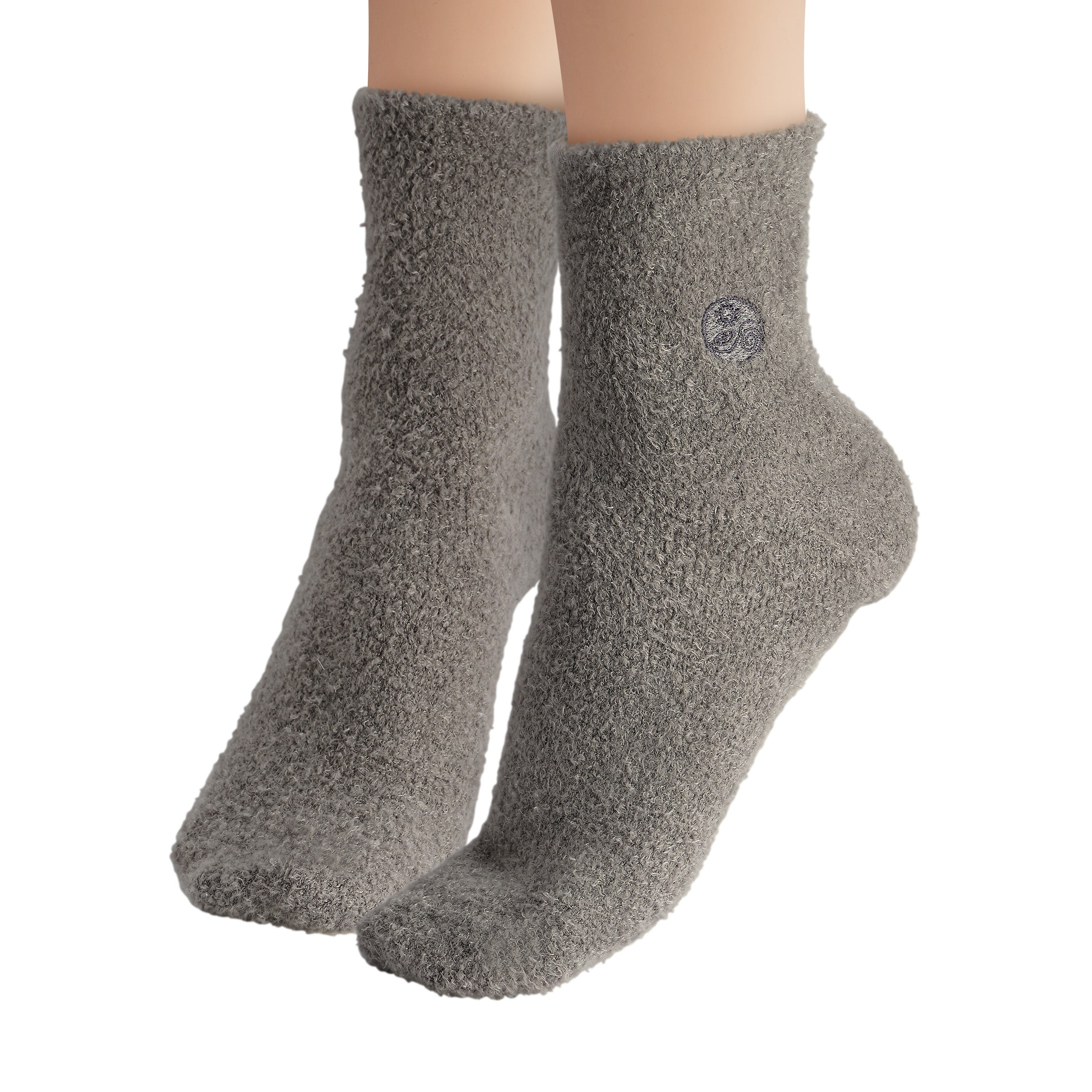 earth-therapeutics-aloe-socks-2-pack-grey-black-moisturizing-with-aloe-vera-vita image 3