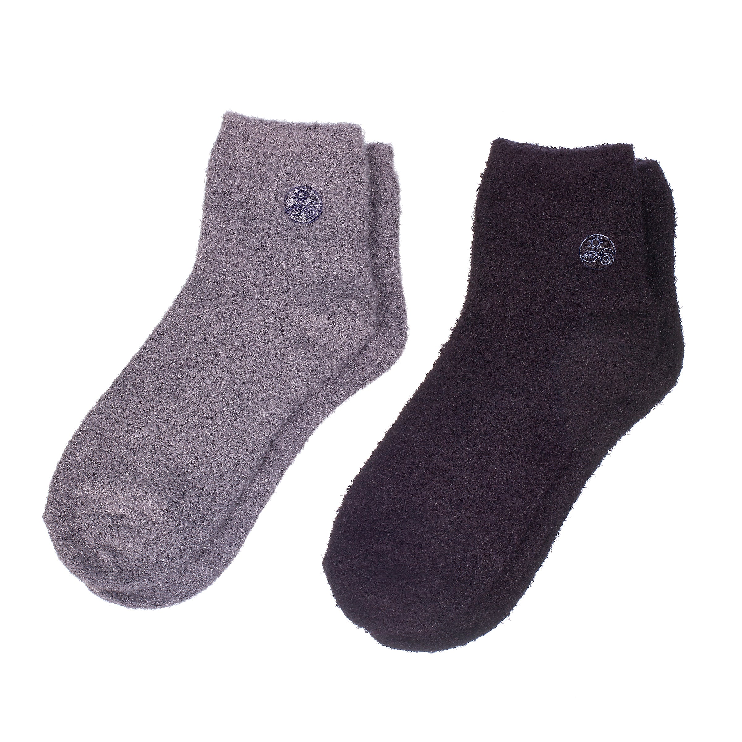 earth-therapeutics-aloe-socks-2-pack-grey-black-moisturizing-with-aloe-vera-vita image 1