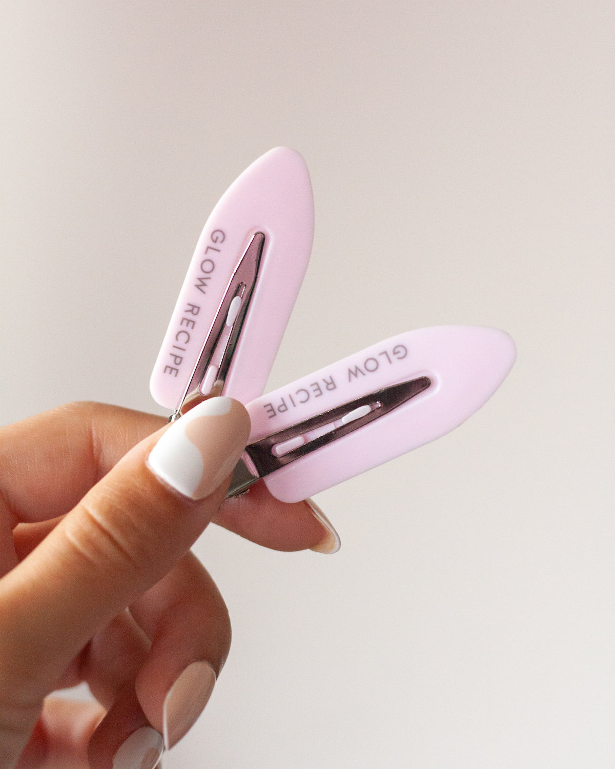 glow-recipe-pink-hair-clips-2-pack image 2