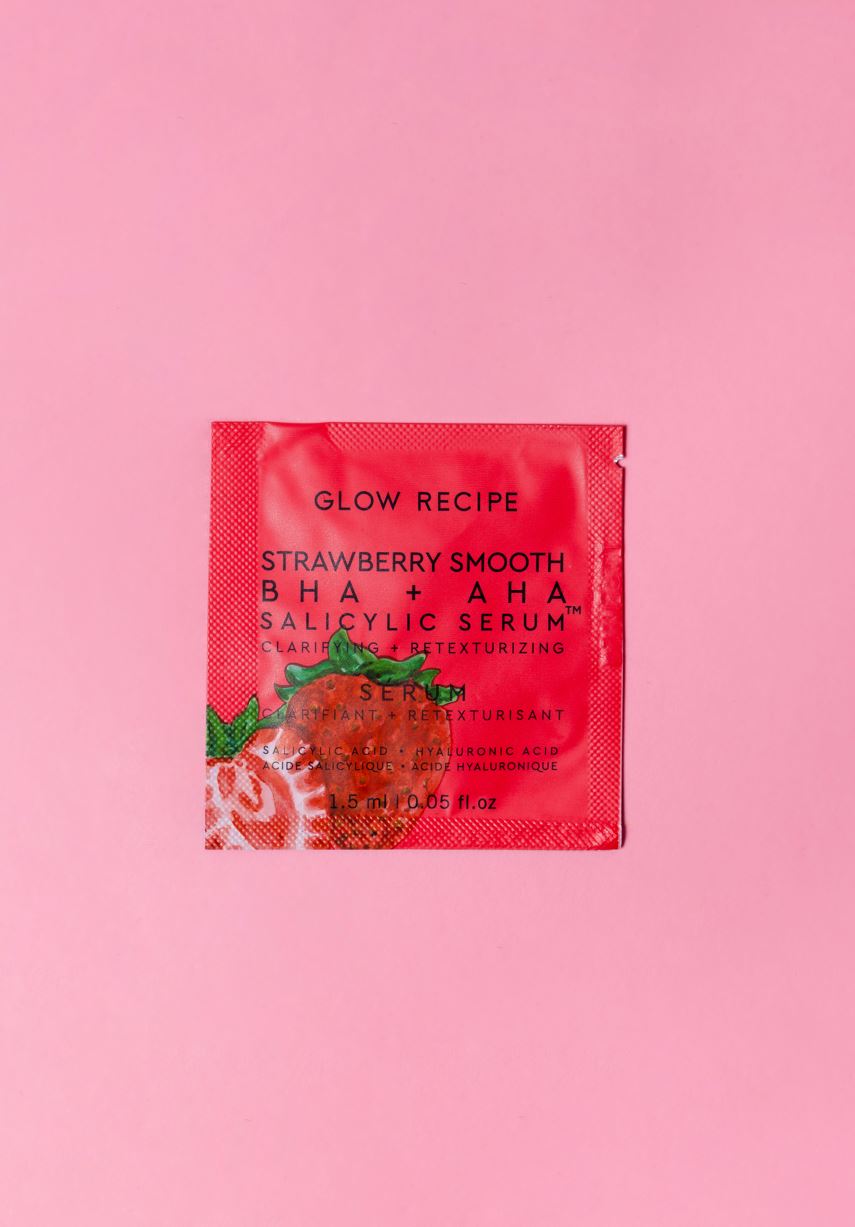 glow-recipe-strawberry-smooth-bha-aha-salicylic-serum-sachet-0-25-usd-trial-size image 1